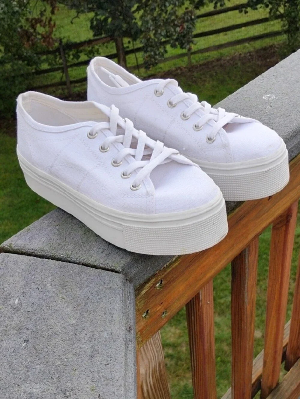Steve Madden classic white